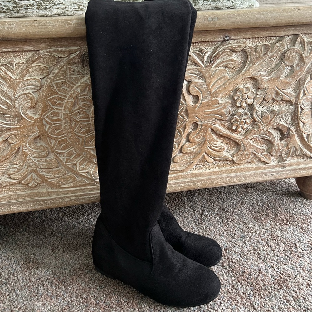Boots - Picture 5 of 6